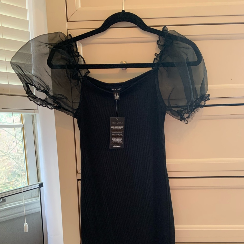 Black bodycon dress